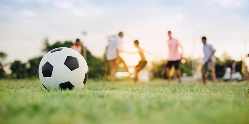 De ce să joci fotbal: 8 motive pe care trebuie să le știe orice persoană FIT