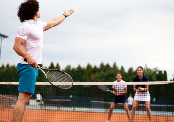 Descoperă plăcerea de a juca tenis