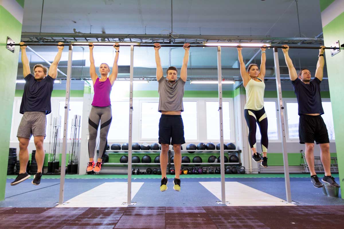 beneficiile mersului la sala de fitness cu prietenii