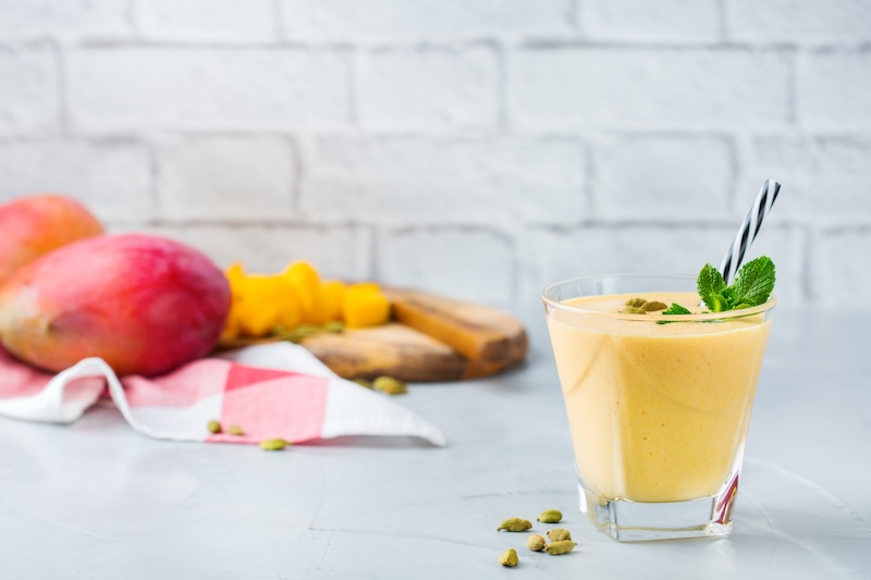 smoothie cu mango si banane 