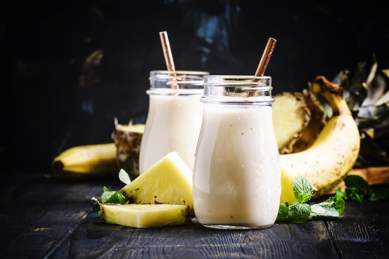 smoothie cu banane si ananas cu cocos